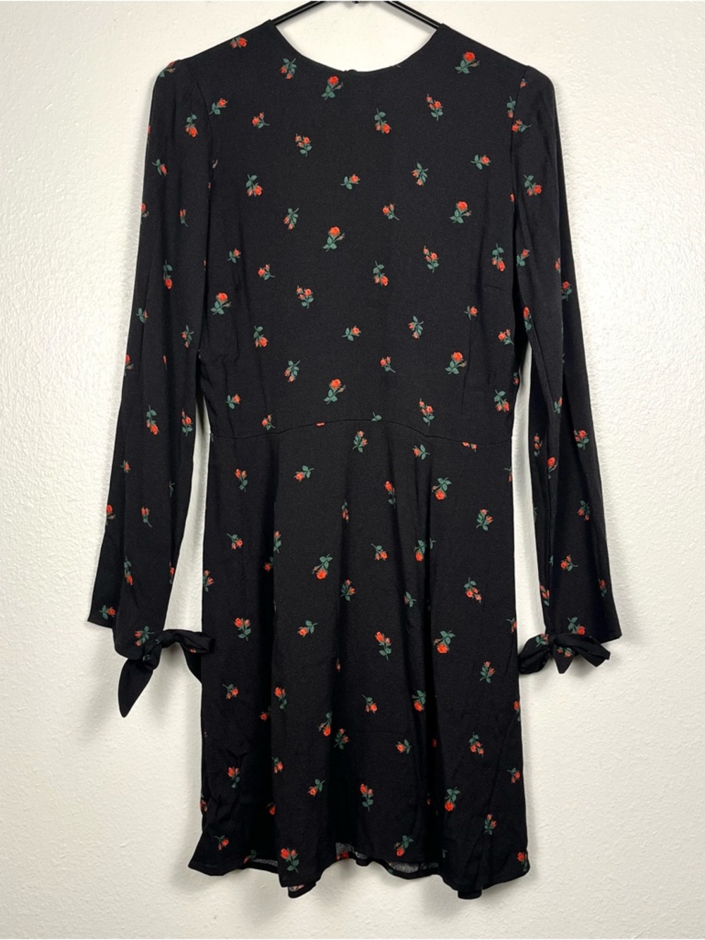 Reformation Size 8 Dalton Black & Red Rose Floral Long-Sleeve Mini Dress